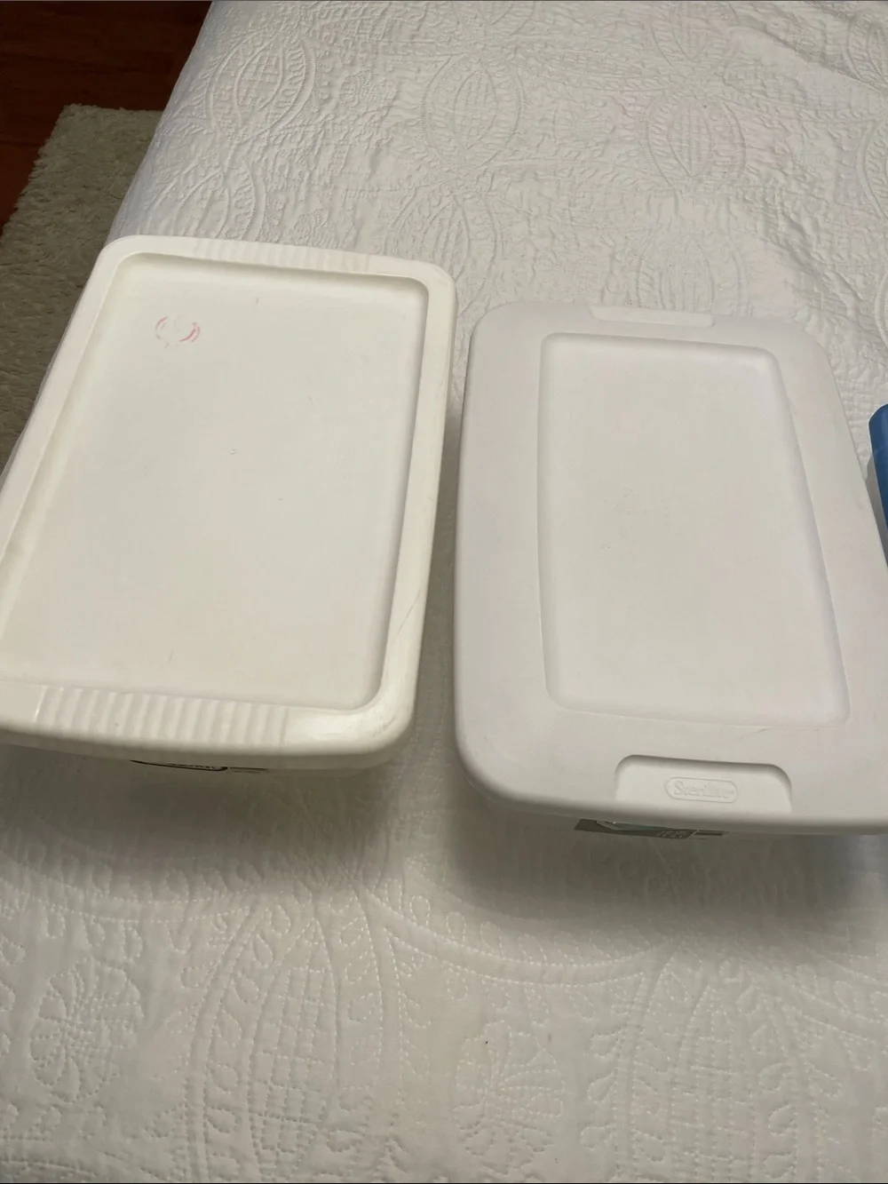 Set of 4 STERILITE Plastic Storage Containers or Bins with Lids Lightly Used